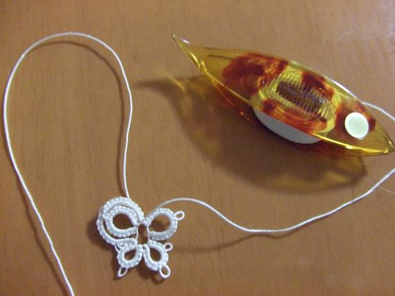 タティングレース 小さなモチーフ ちょうちょ の作り方 手順 4 その他 ファッション アトリエ ハンドメイドレシピ 作り方 と手作り情報サイト