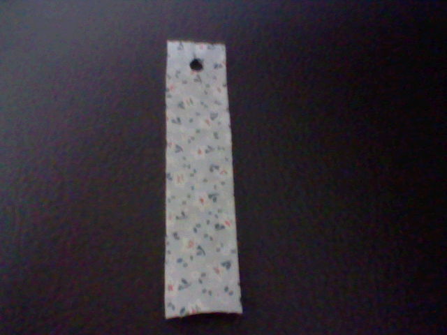 布のしおりの作り方 手順 1 しおり ブックマーカー 紙小物 ステーショナリー アトリエ ハンドメイドレシピ 作り方 と手作り情報サイト