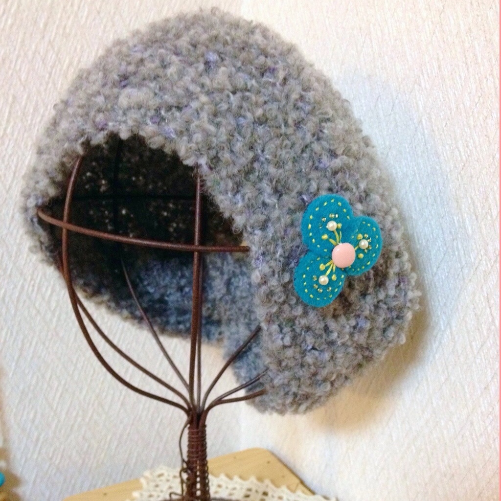 まんまるフェルトのブローチの作り方 手順 5 その他 その他 アトリエ ハンドメイドレシピ 作り方 と手作り情報サイト