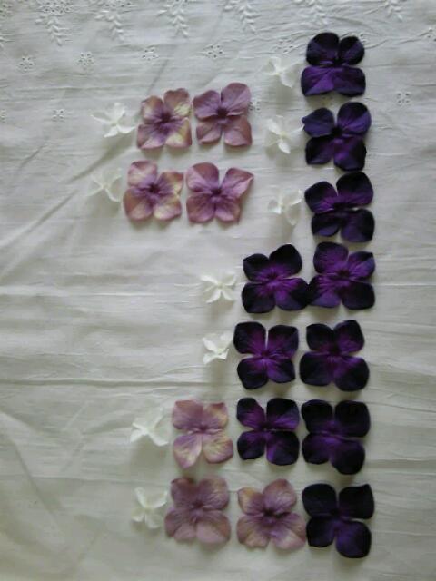 紫陽花のコサージュの作り方 手順 4 コサージュ ブローチ アクセサリー アトリエ ハンドメイドレシピ 作り方 と手作り情報サイト 紫陽花のコサージュの作り方 手順 4 コサージュ ブローチ アクセサリー アトリエ ハンドメイドレシピ 作り方 と手作り情報サイト