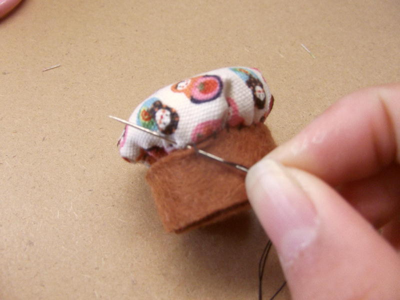 ﾍﾟｯﾄﾎﾞﾄﾙのふたでカワイイ 針刺し の作り方 手順 5 その他 アート 写真 アトリエ ハンドメイドレシピ 作り方 と手作り情報サイト
