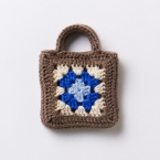 グラニースクエア2枚のミニバッグチャーム