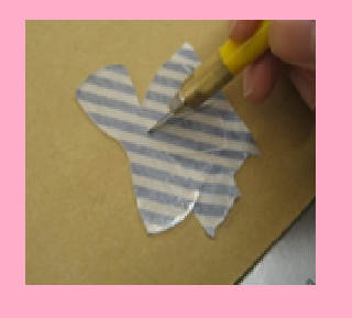 マスキングテープ プラバンブローチの作り方 手順 2 コサージュ ブローチ アクセサリー アトリエ ハンドメイドレシピ 作り方 と手作り情報サイト