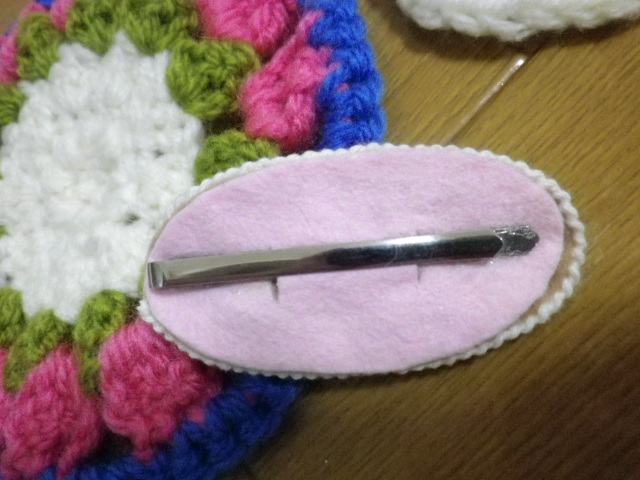 ビーズ刺繍のヘアピンの作り方 手順 2 その他 その他 アトリエ ハンドメイドレシピ 作り方 と手作り情報サイト