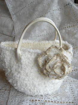 外も内もふわふわ 冬の小さめバッグの作り方 手順 14 バッグ バッグ 財布 小物 アトリエ ハンドメイドレシピ 作り方 と手作り情報サイト 外も内もふわふわ 冬の小さめバッグの作り方 手順 14 バッグ バッグ 財布 小物 アトリエ ハンドメイドレシピ 作り方 と手作り情報サイト