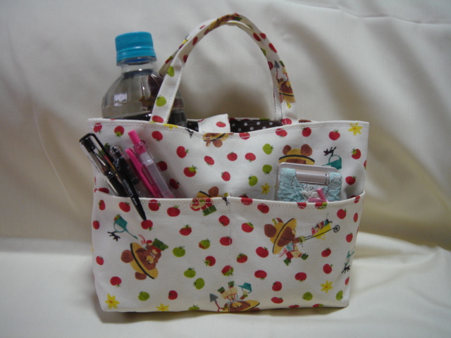 型紙なしの ﾊﾞｯｸﾞ In ﾊﾞｯｸﾞ の作り方 手順 27 バッグ バッグ 財布 小物 アトリエ ハンドメイドレシピ 作り方 と手作り 情報サイト