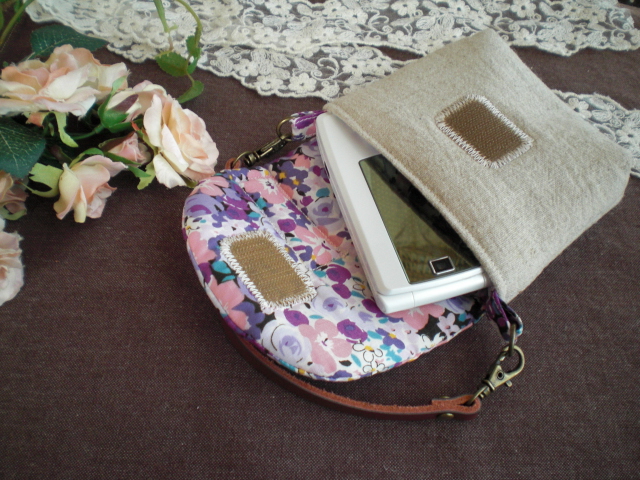 ぷっくりデジカメポーチ 携帯ケース の作り方 手順 17 その他 その他 アトリエ ハンドメイドレシピ 作り方 と手作り情報サイト