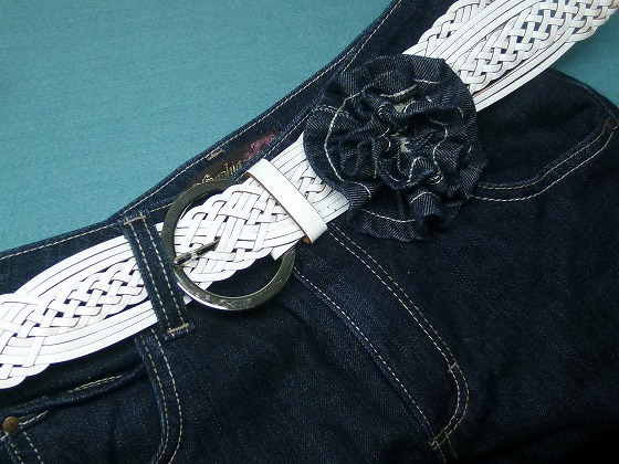 ジーンズリメイク 裾上げの残りでコサージュの作り方 手順 6 コサージュ ブローチ アクセサリー アトリエ ハンドメイドレシピ 作り方 と手作り 情報サイト ジーンズリメイク 裾上げの残りでコサージュの作り方 手順 6 コサージュ ブローチ アクセサリー アトリエ ハンドメイドレシピ 作り方 と手作り 情報サイト