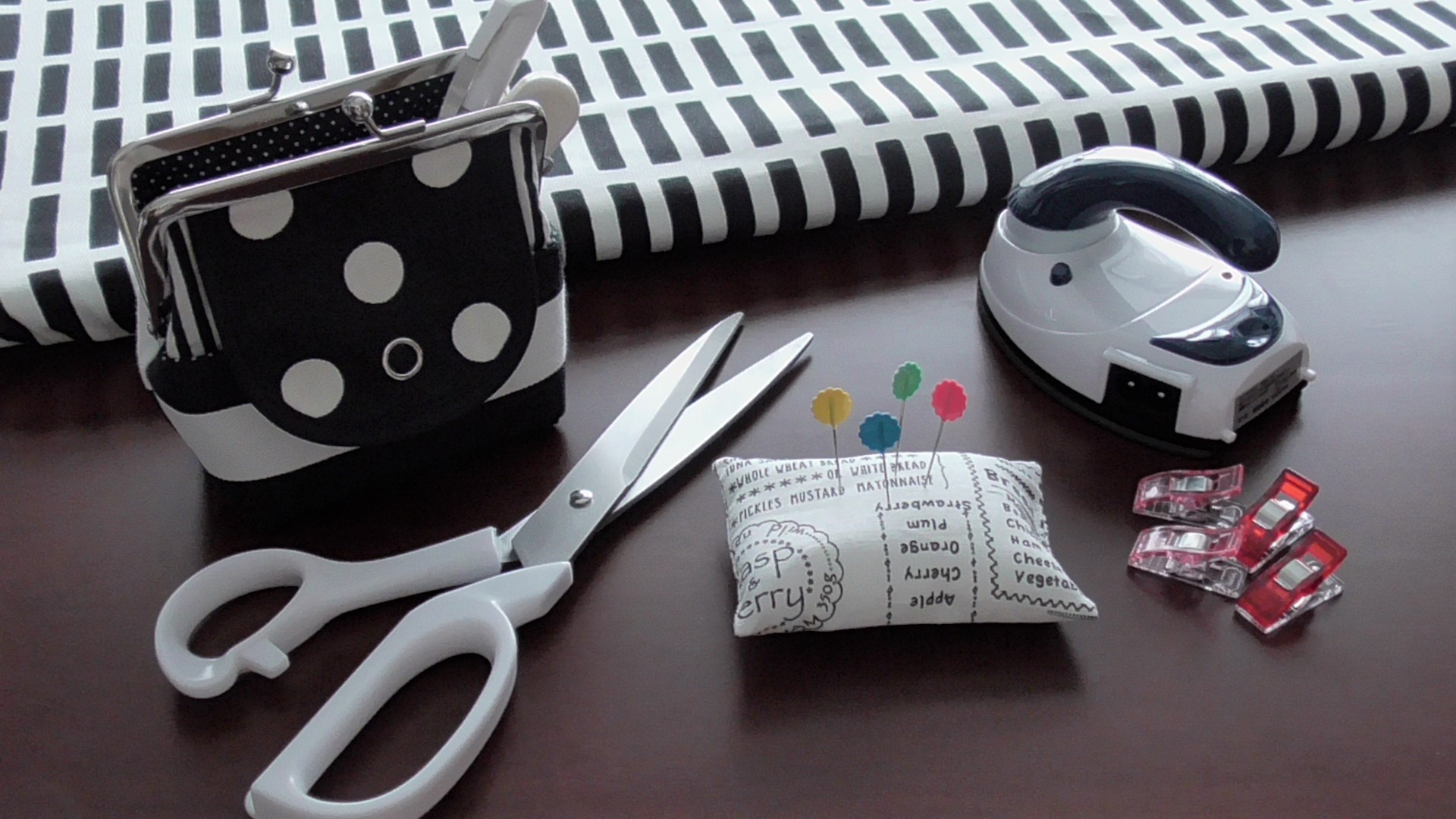 10分で完成 ハギレで簡単 ピンクッションの作り方 その他 家具 生活雑貨 アトリエ ハンドメイドレシピ 作り方 と手作り情報サイト