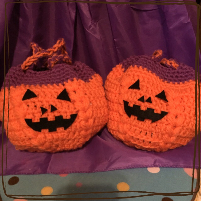 100均毛糸でハロウィン カボチャのまる巾着 の作り方 手順 6 その他 ファッション アトリエ ハンドメイドレシピ 作り方 と手作り情報サイト