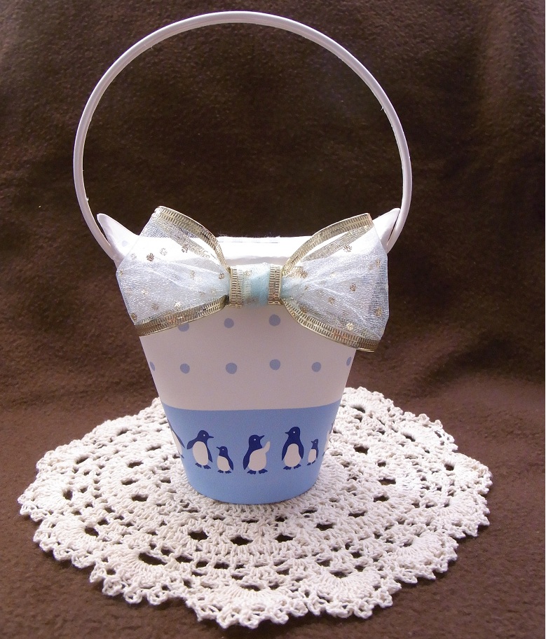 紙コップで超簡単 バケツ型ラッピングの作り方 手順 9 その他 紙小物 ステーショナリー アトリエ ハンドメイドレシピ 作り方 と手作り情報サイト