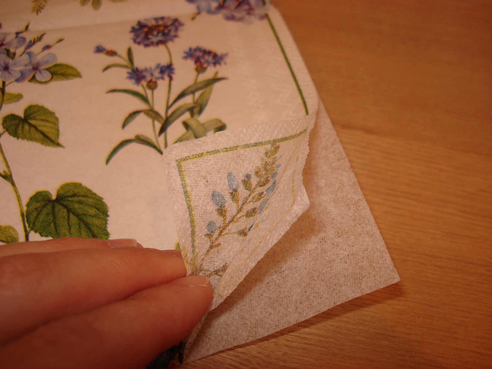 ペーパーナプキンアート お盆 の作り方 手順 3 その他 リメイク デコレーション アトリエ ハンドメイドレシピ 作り方 と手作り情報サイト