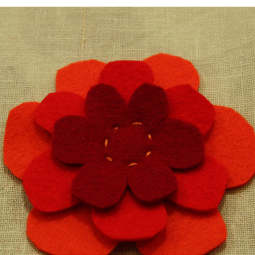 カメリアのコサージュの作り方 手順 8 コサージュ ブローチ アクセサリー アトリエ ハンドメイドレシピ 作り方 と手作り情報サイト