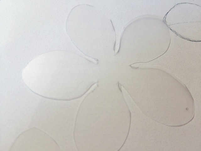 プラ板でプルメリアのピアスの作り方 手順 4 その他 ファッション アトリエ ハンドメイドレシピ 作り方 と手作り情報サイト