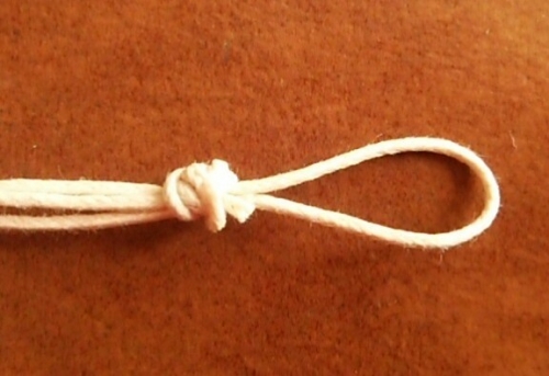 簡単 三つ編みブレス その１ の作り方 手順 2 その他 その他 アトリエ ハンドメイドレシピ 作り方 と手作り情報サイト