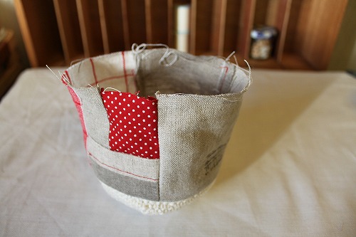 細編みとパッチワークのころころ巾着 編み図あり の作り方 手順 7 その他 ファッション アトリエ ハンドメイドレシピ 作り方 と手作り情報サイト