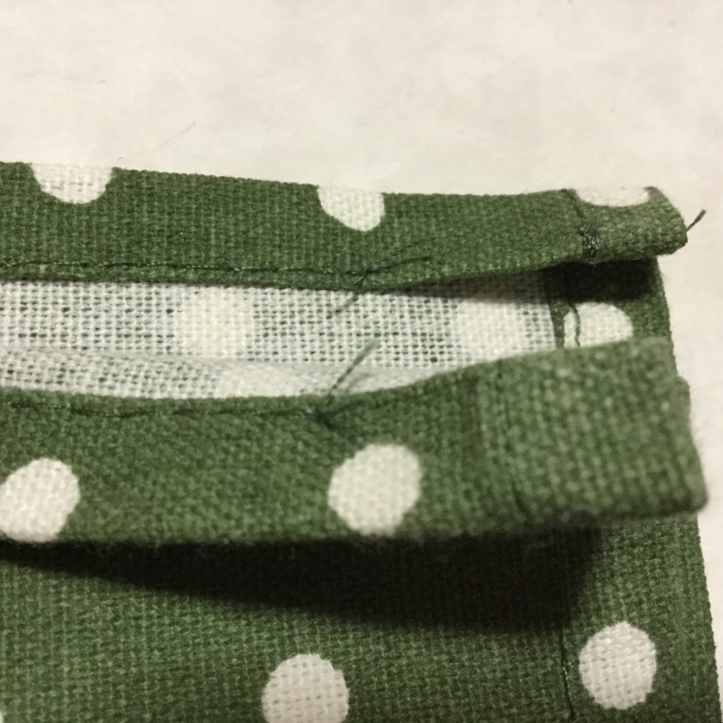 ランチョンマットリメイク まきまきロールペンケースの作り方 手順 1 その他 紙小物 ステーショナリー アトリエ ハンドメイドレシピ 作り方 と手作り情報サイト