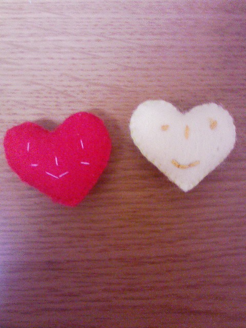 フェルトのハートモチーフ の作り方 その他 その他 アトリエ ハンドメイドレシピ 作り方 と手作り情報サイト