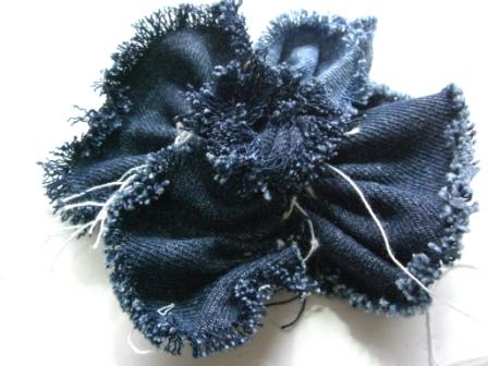 ジーンズのリメイクコサージュの作り方 手順 6 その他 その他 アトリエ ハンドメイドレシピ 作り方 と手作り情報サイト