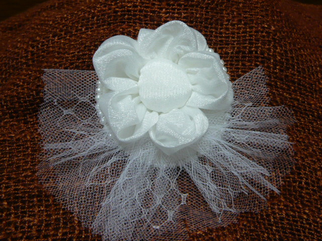 四角 De 丸 花コサージュの作り方 手順 6 その他 その他 アトリエ ハンドメイドレシピ 作り方 と手作り情報サイト