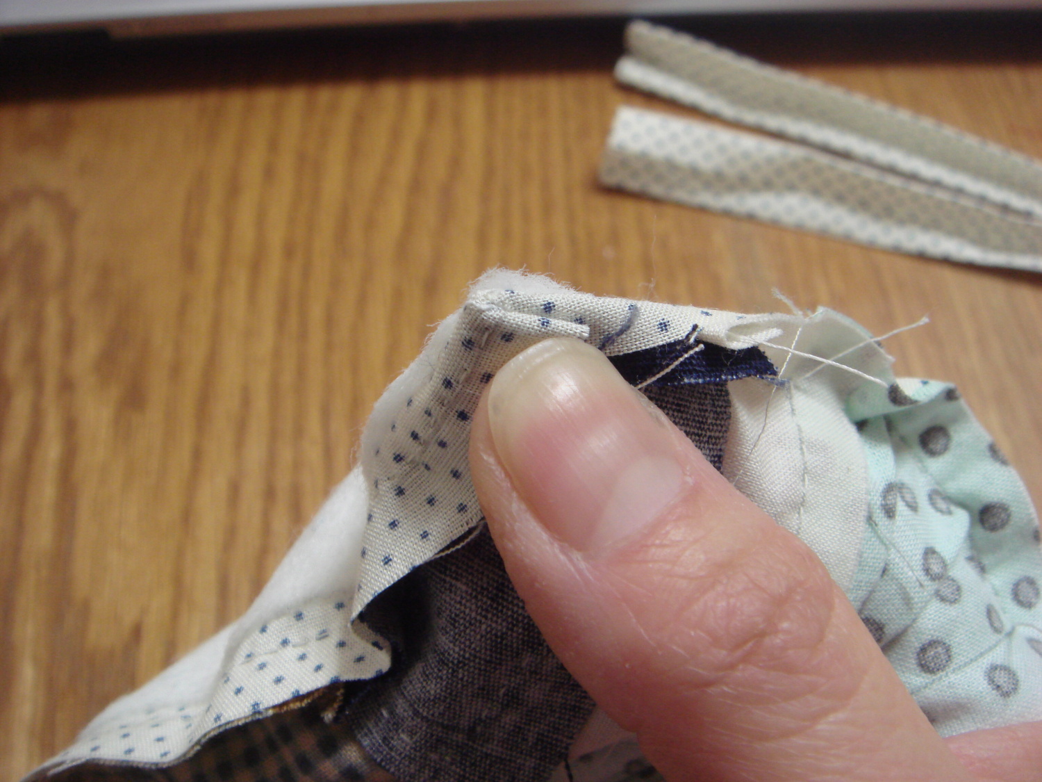 手縫いで ハギレのコースターの作り方 手順 6 その他 その他 アトリエ ハンドメイドレシピ 作り方 と手作り情報サイト