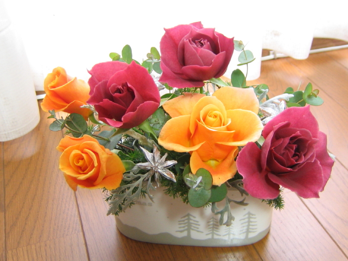 クリスマスのフラワーアレンジの作り方 フラワーアレンジメント フラワー ガーデニング アトリエ ハンドメイドレシピ 作り方 と手作り情報サイト