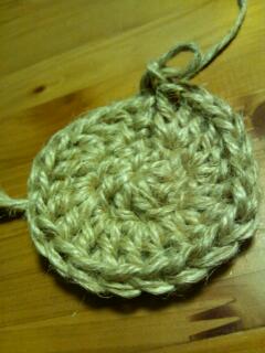 麻紐 No 01 麻紐と縫い糸で作るコースターの作り方 手順 3 その他 ファッション アトリエ ハンドメイドレシピ 作り方 と手作り情報サイト