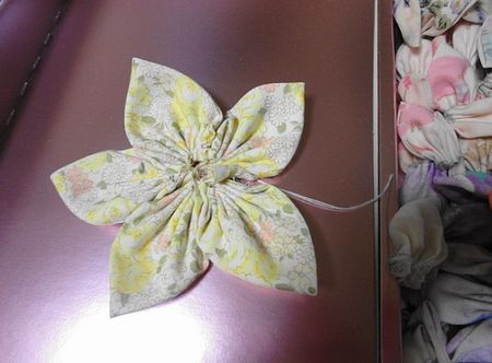 はぎれで花 の作り方 手順 16 その他 その他 アトリエ ハンドメイドレシピ 作り方 と手作り情報サイト