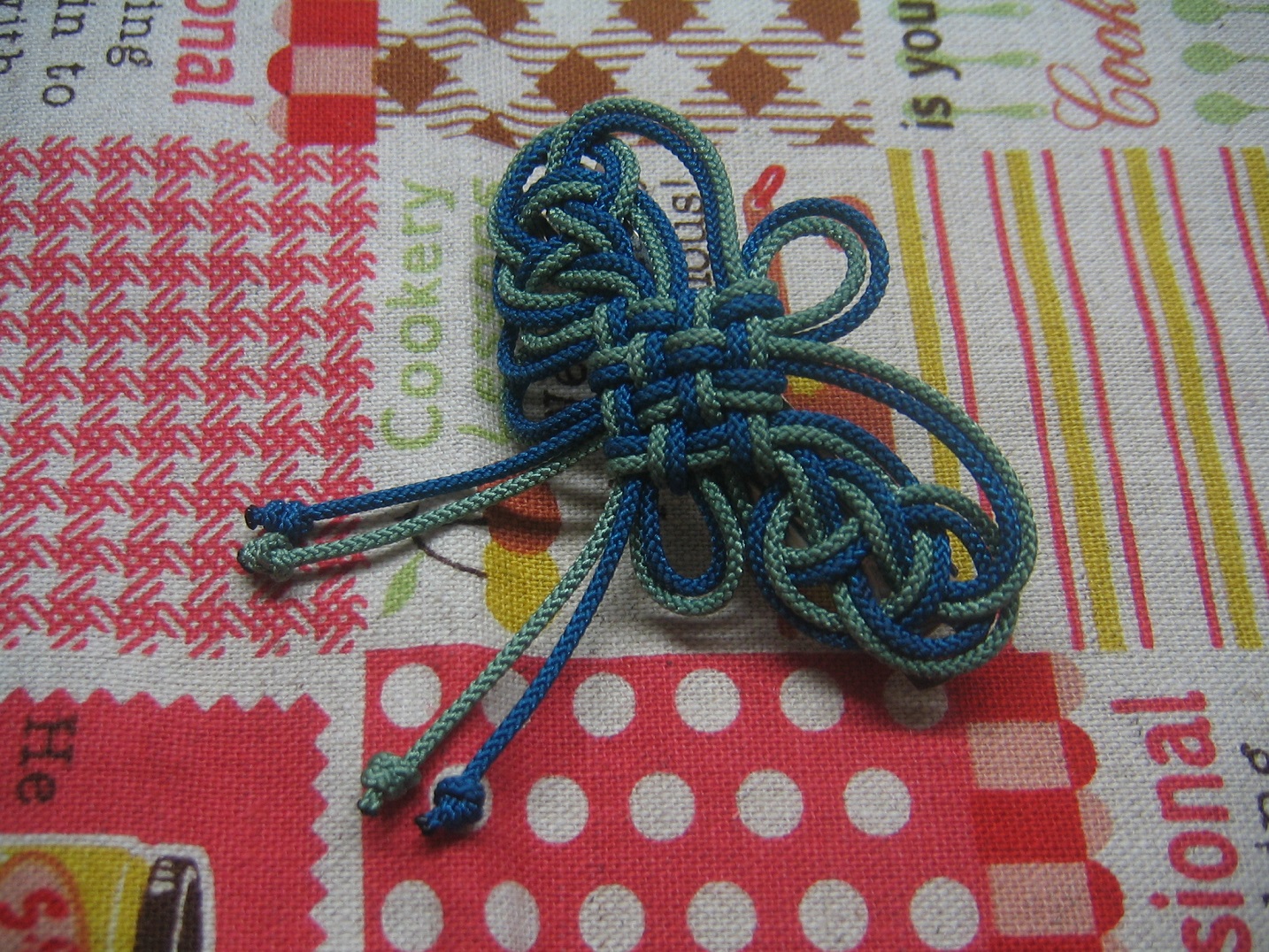 唐蝶結びの2色づかいバレッタの作り方 手順 6 その他 その他 アトリエ ハンドメイドレシピ 作り方 と手作り情報サイト