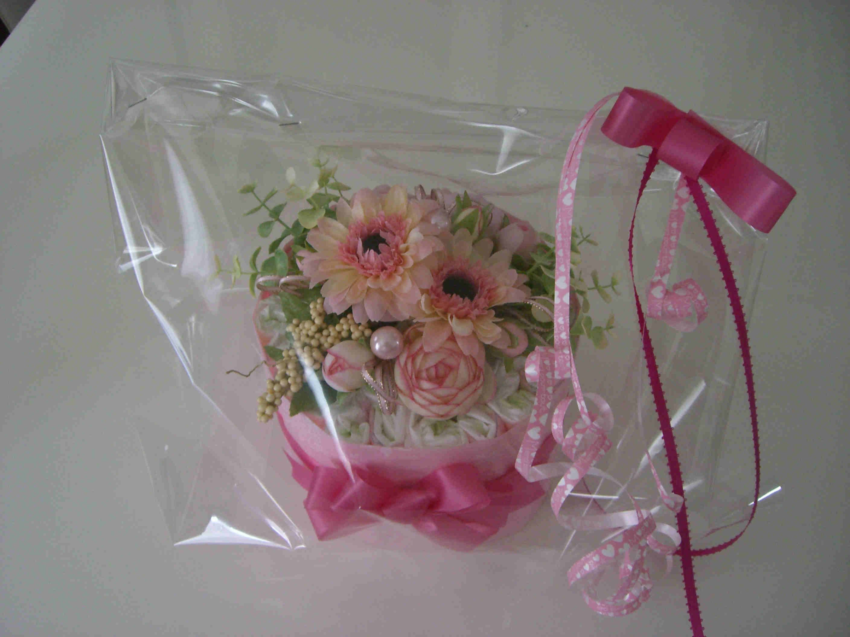 おむつでケーキ 女の子バージョンの作り方 フラワーアレンジメント フラワー ガーデニング アトリエ ハンドメイドレシピ 作り方 と手作り情報サイト