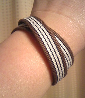 真田紐の二重ブレスレットの作り方 手順 3 その他 ファッション アトリエ ハンドメイドレシピ 作り方 と手作り情報サイト