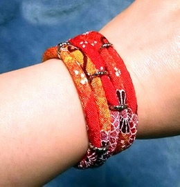 百均ちりめん紐でブレスレット の作り方 手順 8 その他 その他 アトリエ ハンドメイドレシピ 作り方 と手作り情報サイト