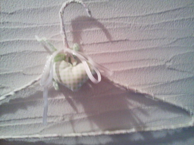 針金ハンガー ポプリ付きの作り方 手順 5 その他 リメイク デコレーション アトリエ ハンドメイドレシピ 作り方 と手作り情報サイト