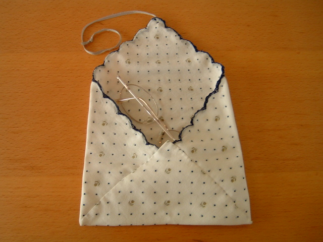 ハンカチのポーチの作り方 手順｜4｜｜｜ アトリエ | ハンドメイド