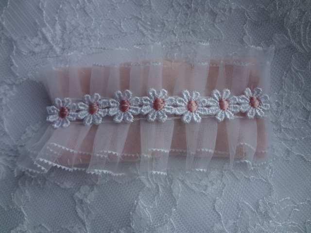 フリルリボンでヘアアクセﾟ ﾟ ﾟ の作り方 手順 6 その他 その他 アトリエ ハンドメイドレシピ 作り方 と手作り情報サイト